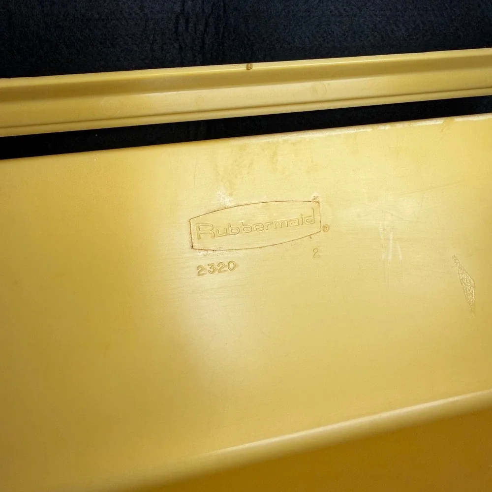 VTG 1981 Rubbermaid Clean Up Caddy Organizer Yellow Wall Door Mount 2320 USA